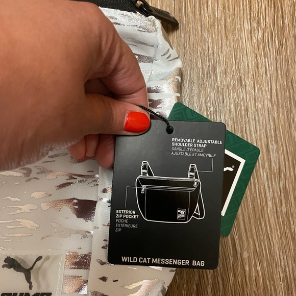 PUMA Wild Cat Messenger Bag - Picture 7 of 7